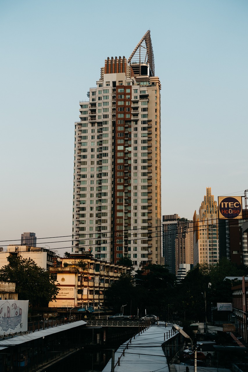 building, city, architecture-7048343.jpg